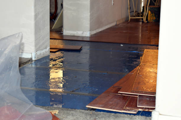 Professional Emergency Water Damage Restoration technician working in Chewelah, WA
